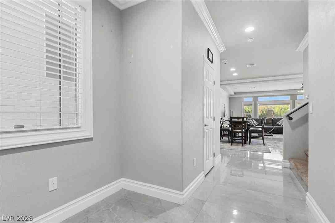 9647 Stoney Mesa Ct - Photo 5 of 31