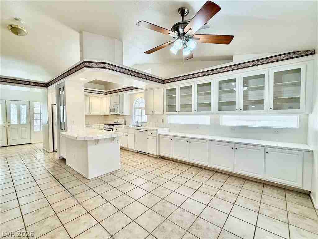 9827 Sonora Bend Ave - Photo 3 of 24