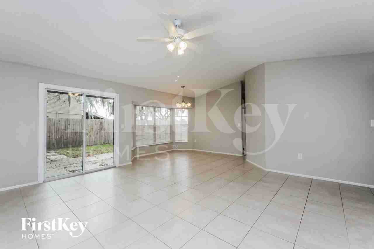 812 Whisper Lake Ct - Photo 3 of 17