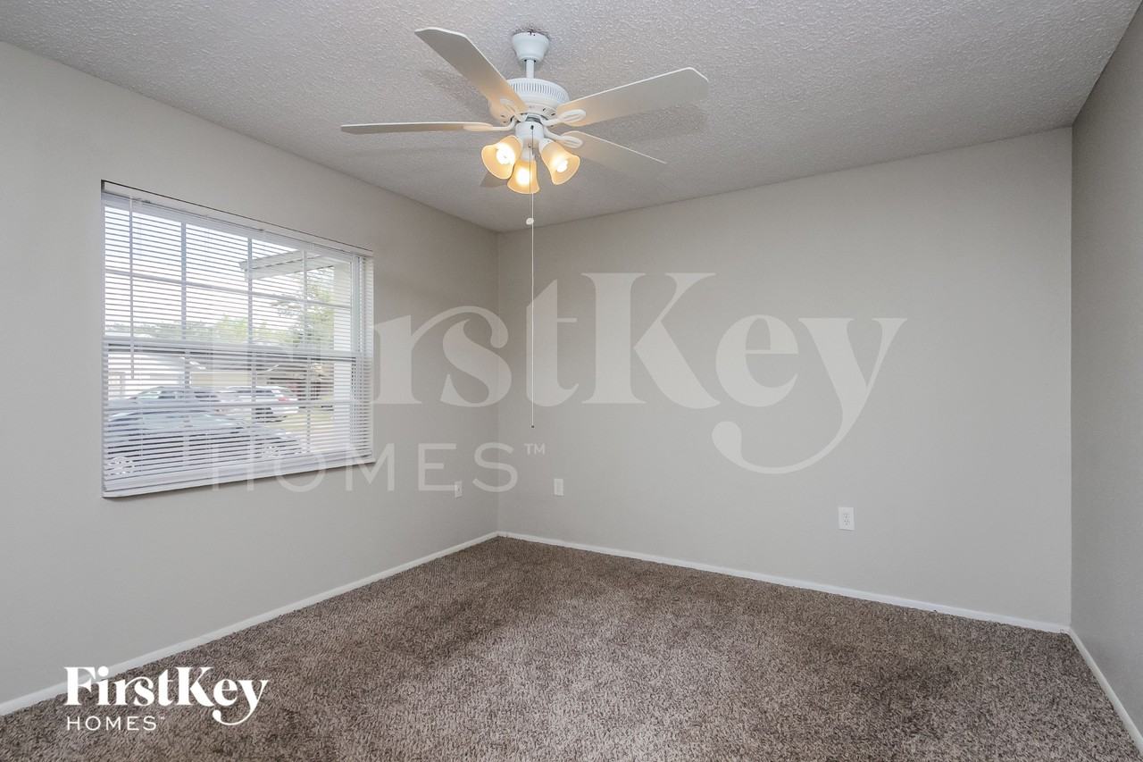 812 Whisper Lake Ct - Photo 7 of 17