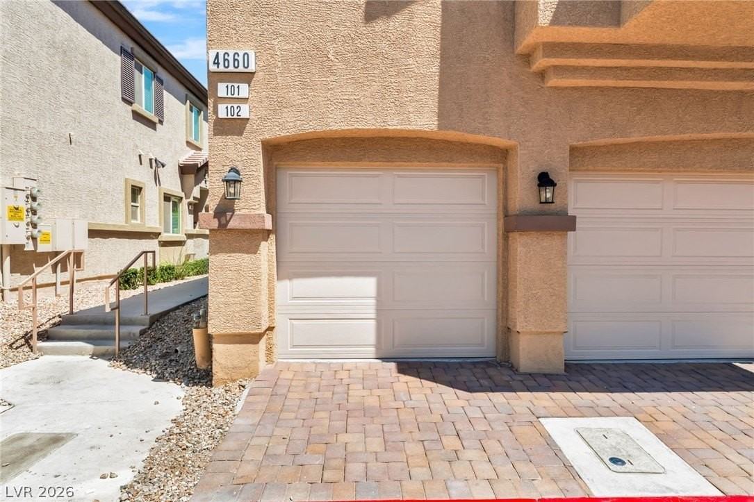 4660 Blaise Ave #101 - Photo 4 of 29