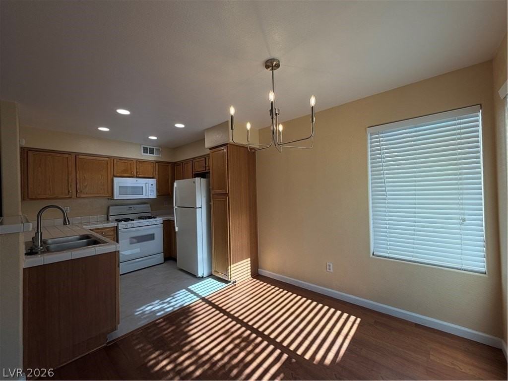 4955 Lindell Rd #203 - Photo 4 of 34
