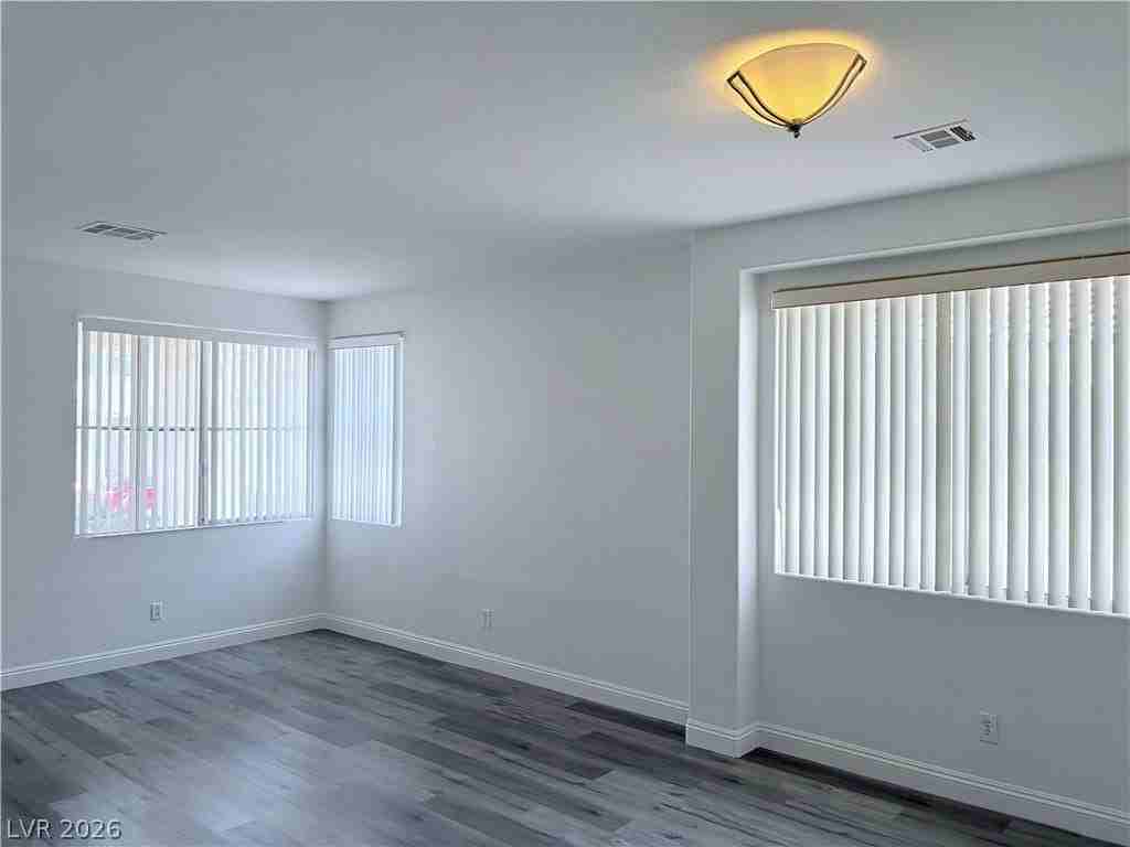 8071 Sapphire Cove Ave - Photo 5 of 12