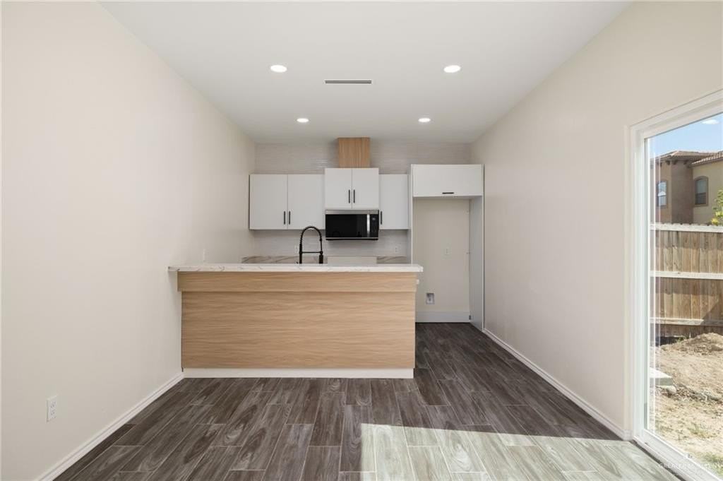 2800 Stablewood - Photo 4 of 18