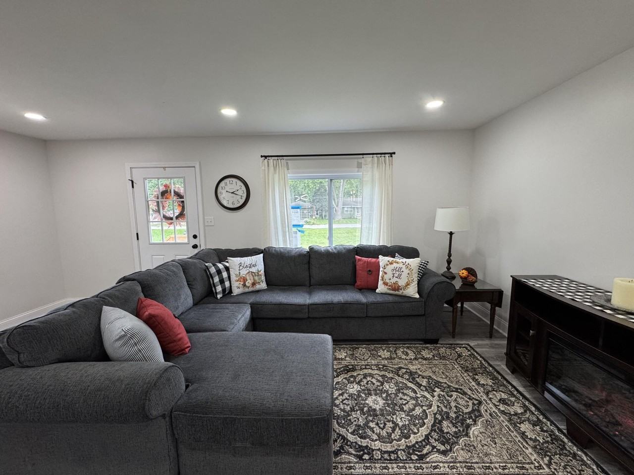 1427 Austin Ave - Photo 6 of 25