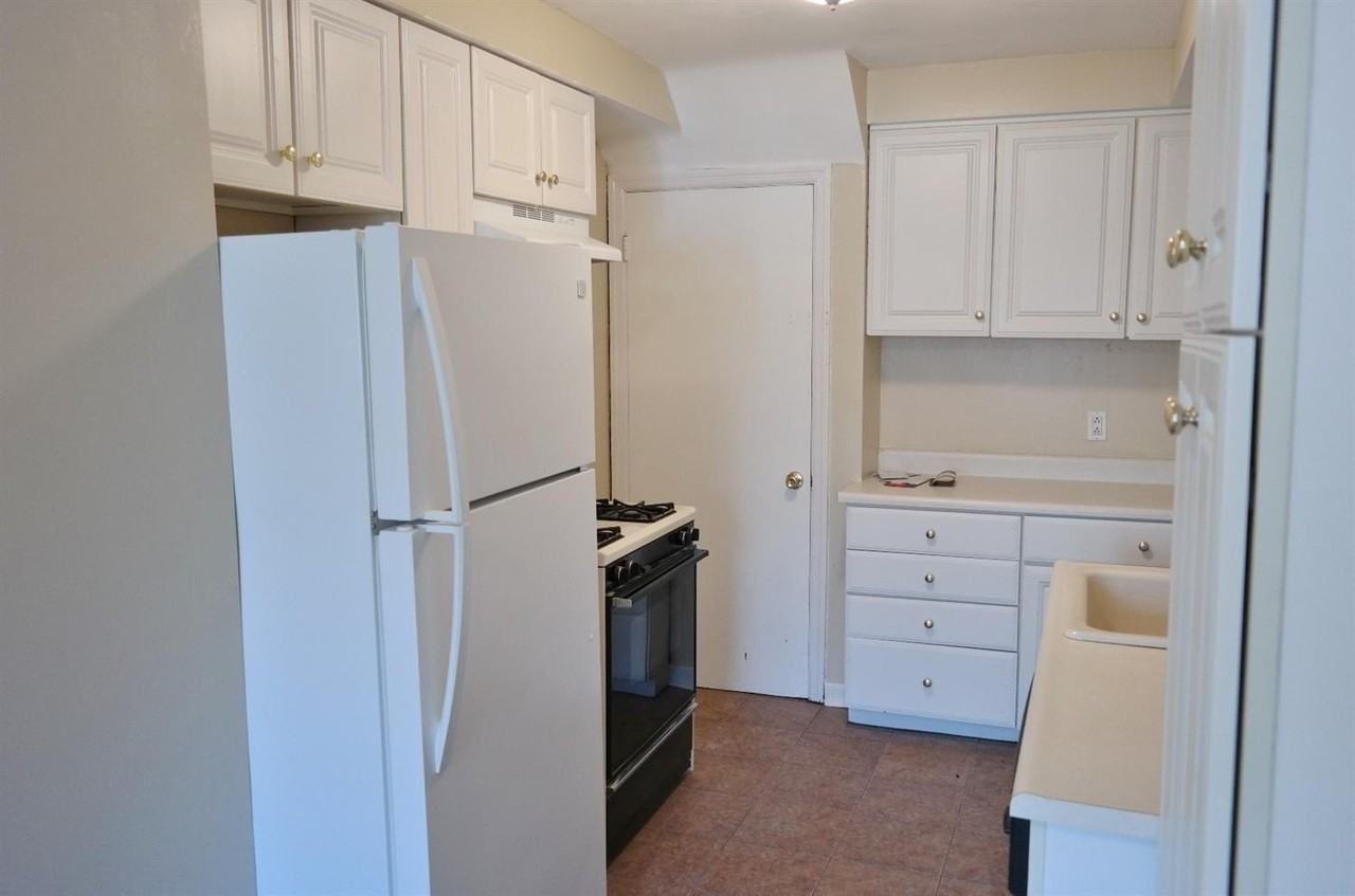 8139 Highland Pl - Photo 4 of 17