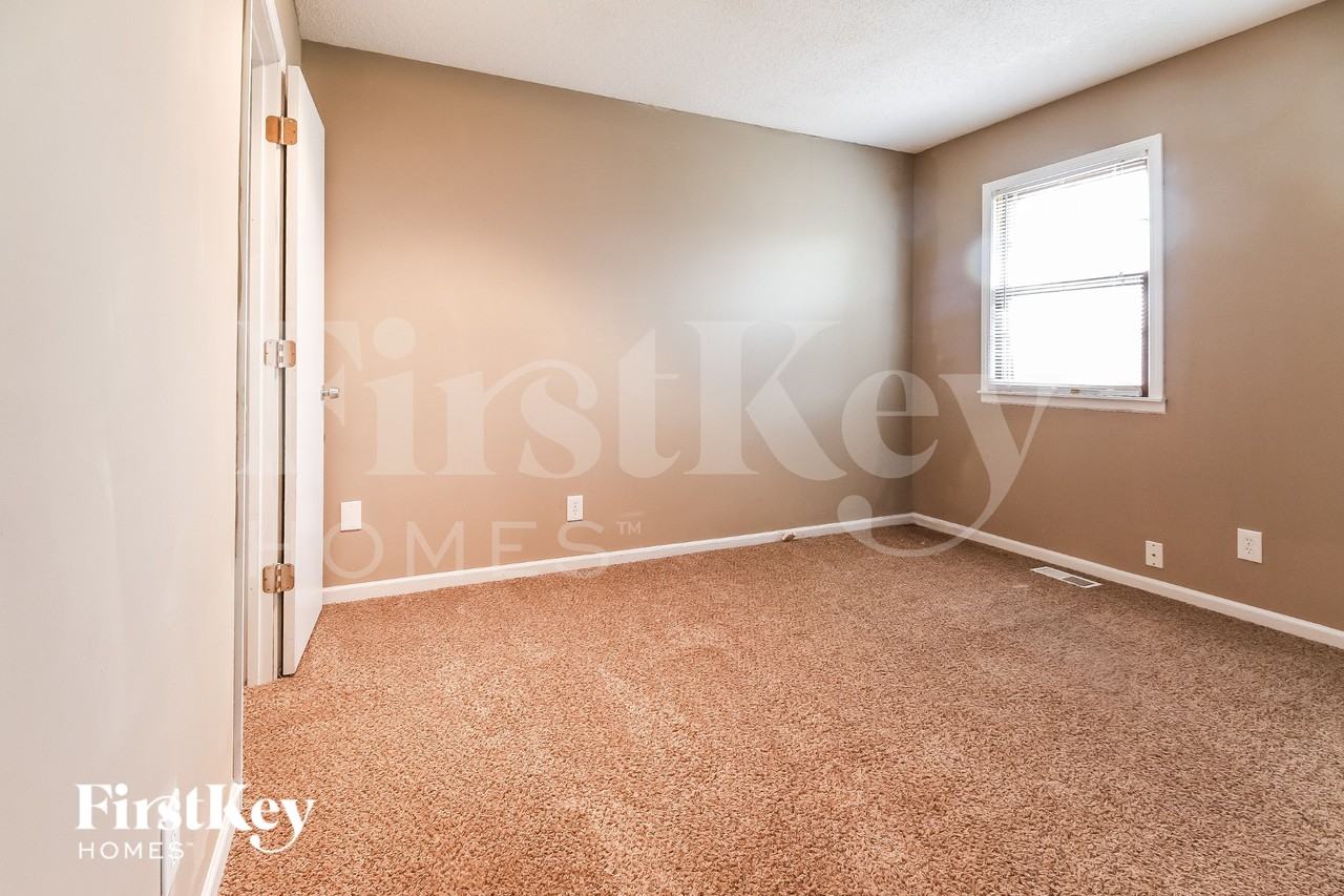 7714 Nw 69th Ter - Photo 7 of 16