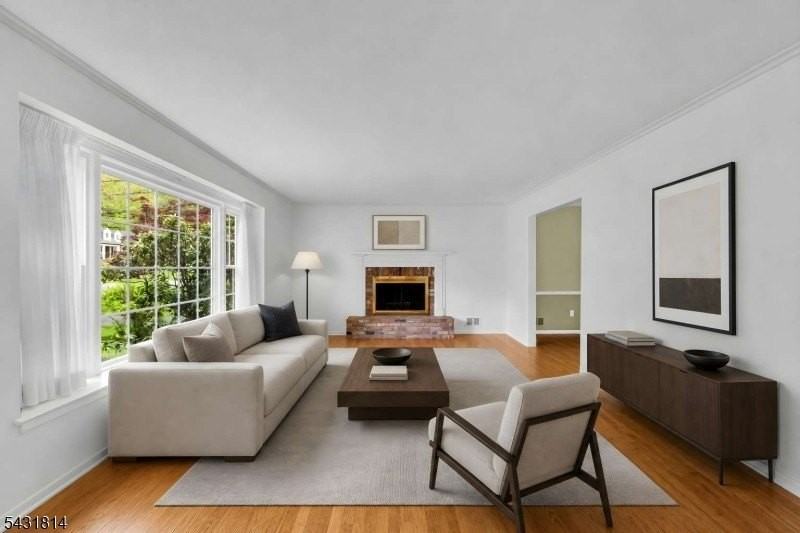 28 Bennington Rd - Photo 4 of 25