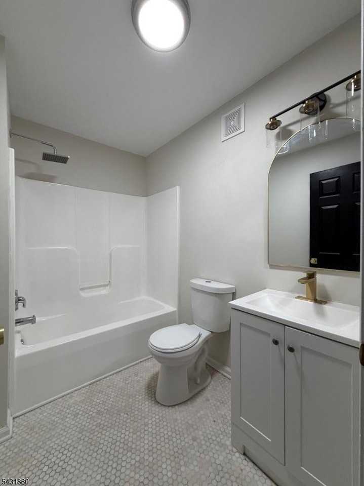 167 N 5th St #2 - Photo 5 of 8