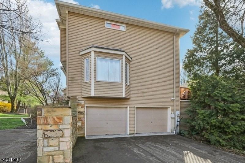210 Clarken Dr - Photo 2 of 47