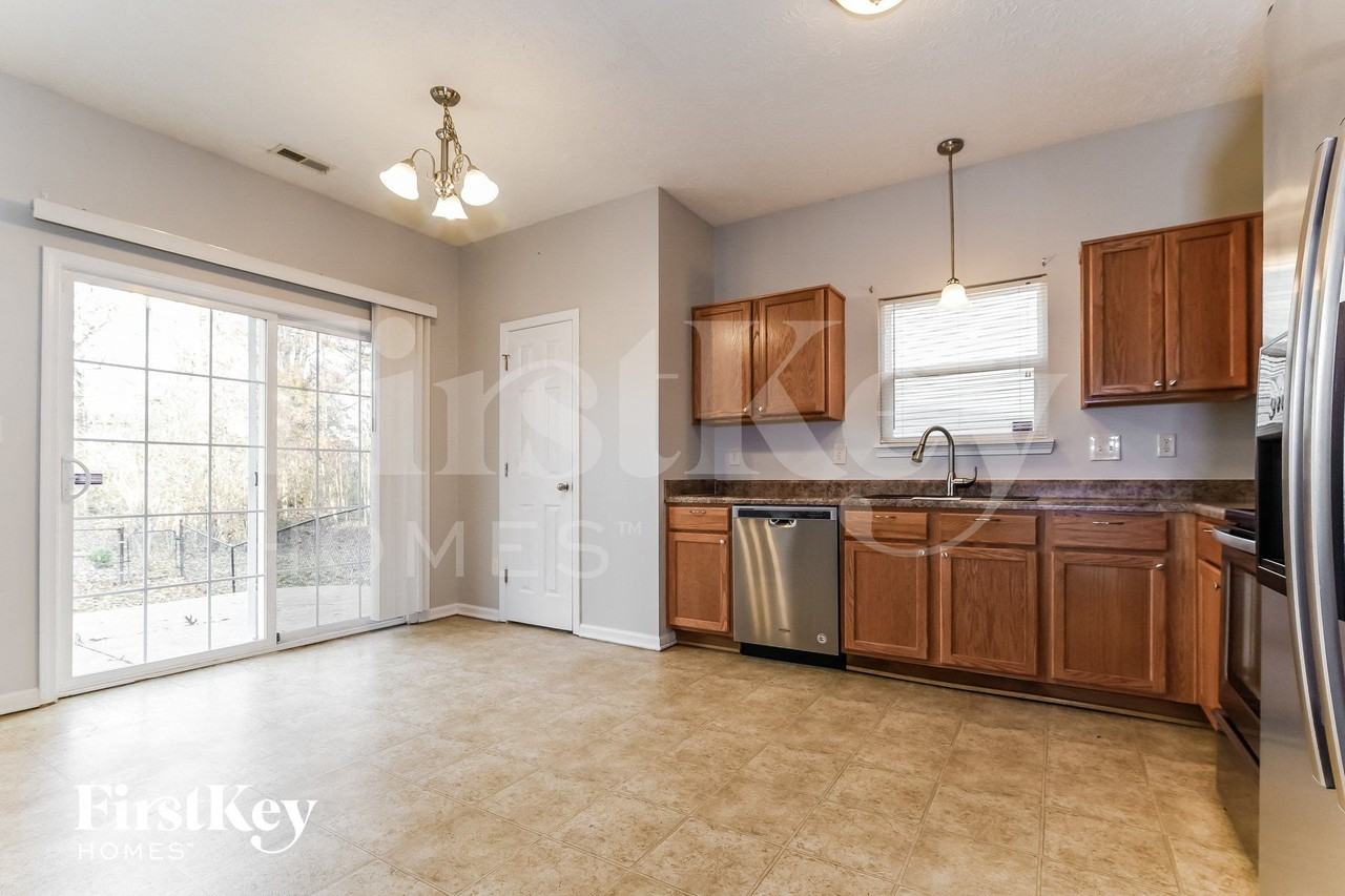 7244 Mosaic Dr - Photo 5 of 15