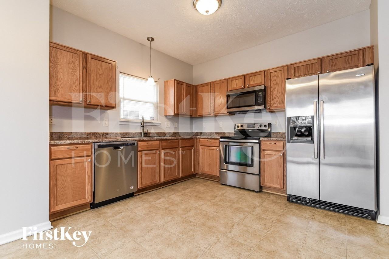 7244 Mosaic Dr - Photo 6 of 15