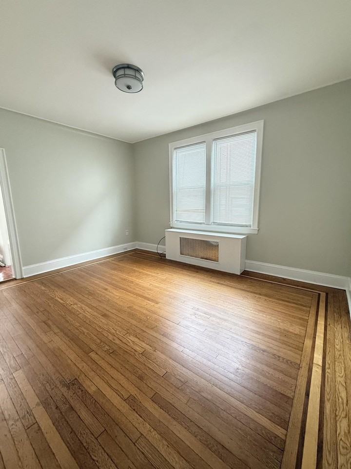 710 11th St - Photo 2 of 9