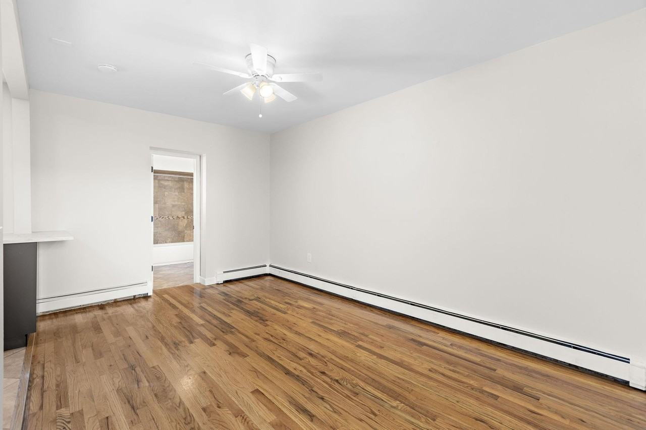 320 67th St #2 - Photo 3 of 17