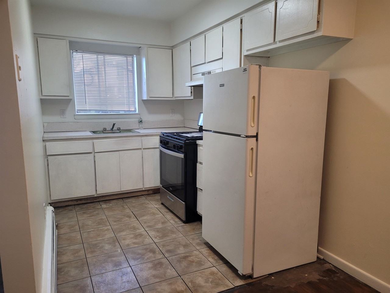 15 Reserve Ave - Photo 3 of 7