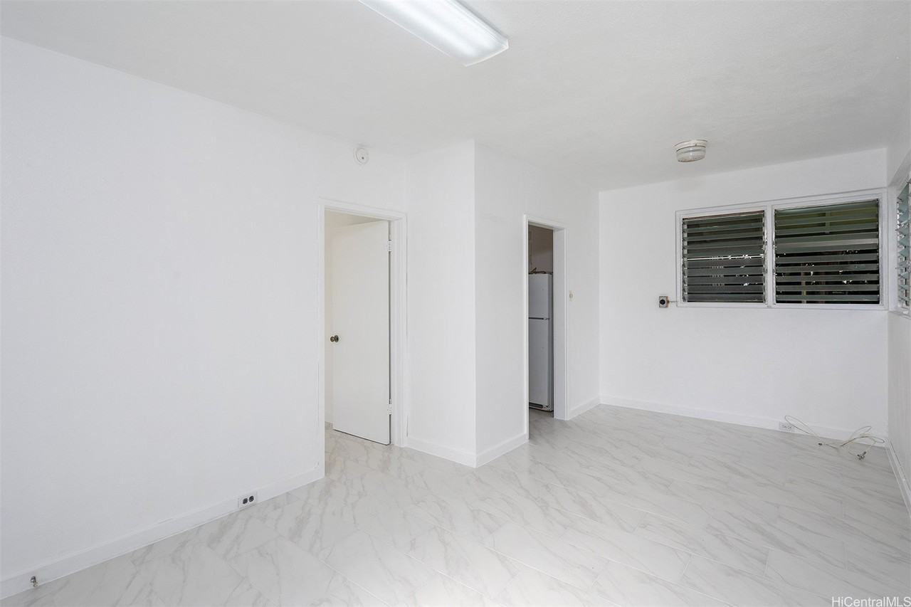 1115C Hassinger St #2 - Photo 5 of 11