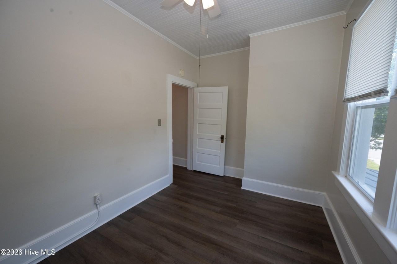 1821 Spencer Ave #B - Photo 4 of 13