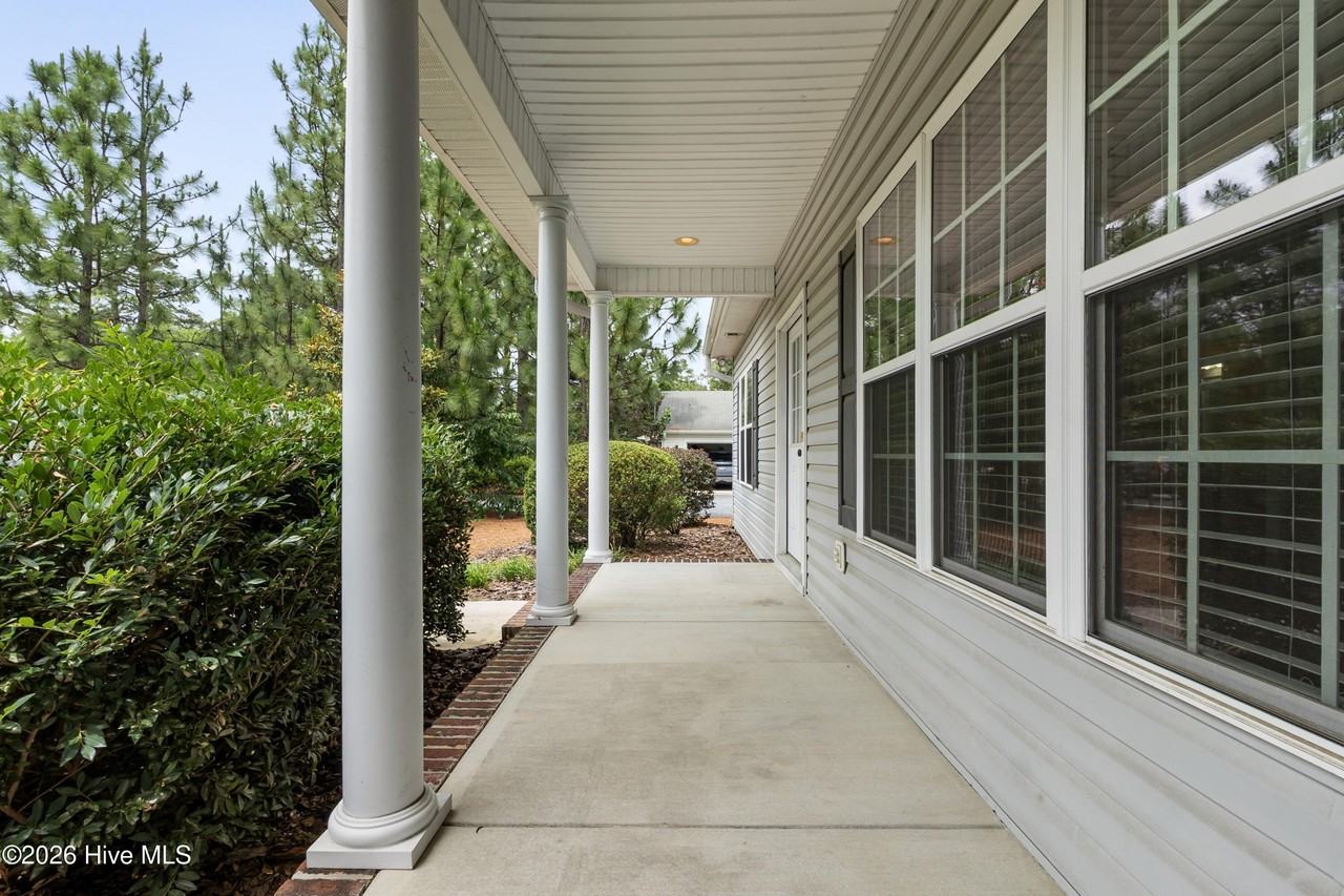 1350 Monticello Dr - Photo 4 of 26