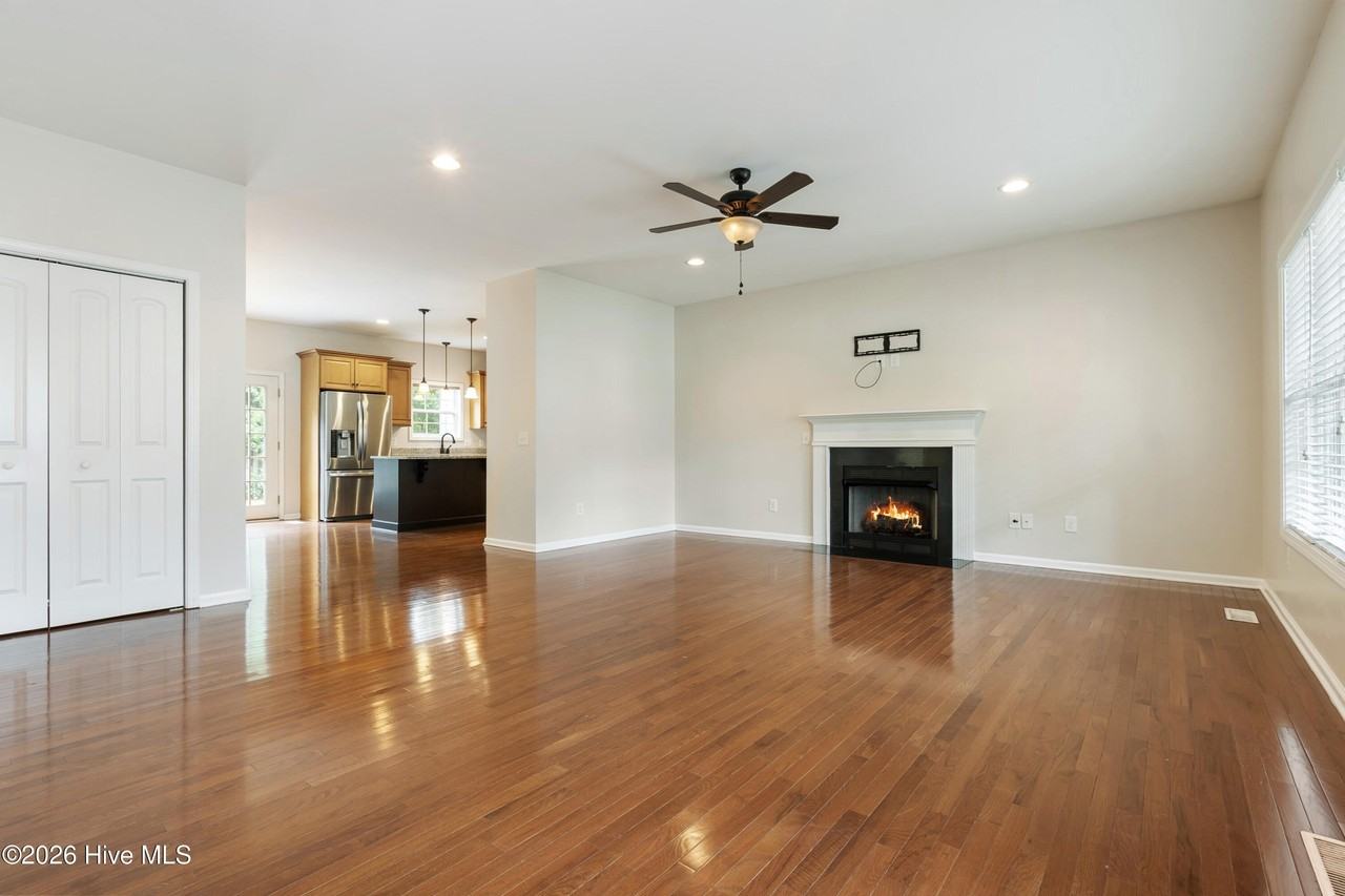 1350 Monticello Dr - Photo 6 of 26
