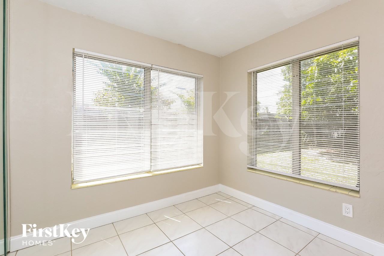 6487 Swst - Photo 3 of 16