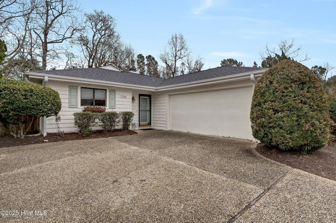 7204 Lounsberry Ct - Photo 2 of 32