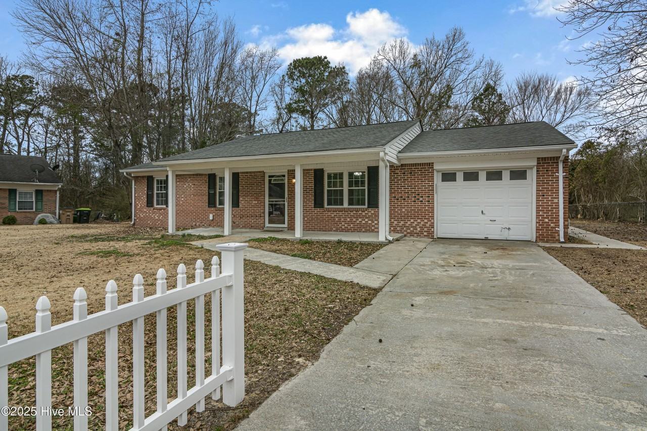 236 White Oak Blvd - Photo 2 of 22
