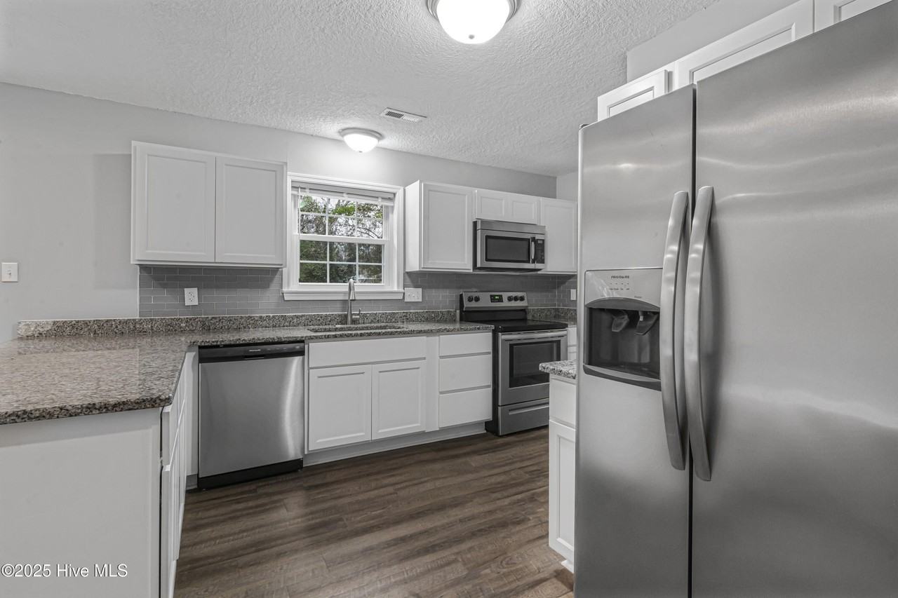 236 White Oak Blvd - Photo 6 of 22