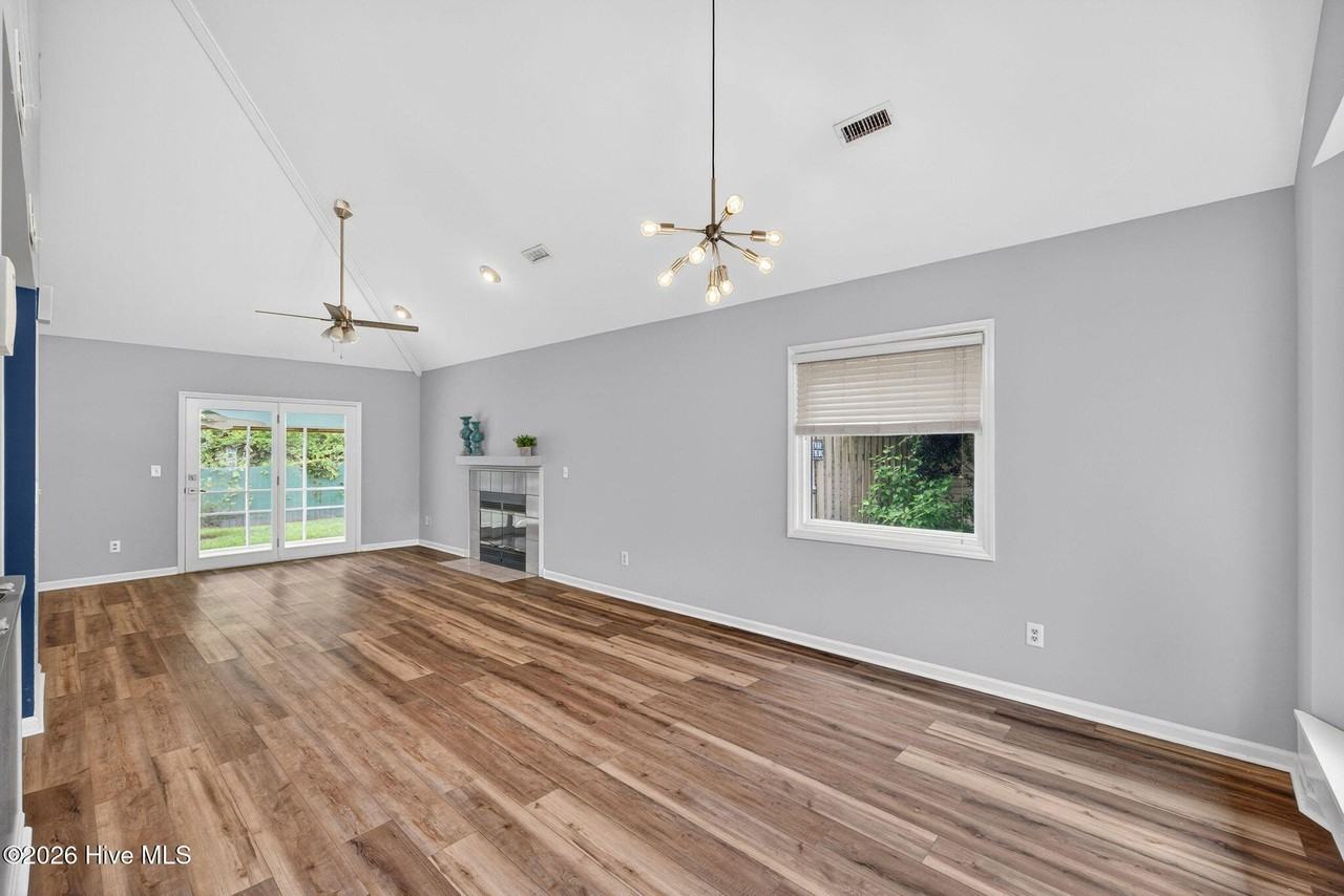 201 Kilarny Rd W - Photo 6 of 38