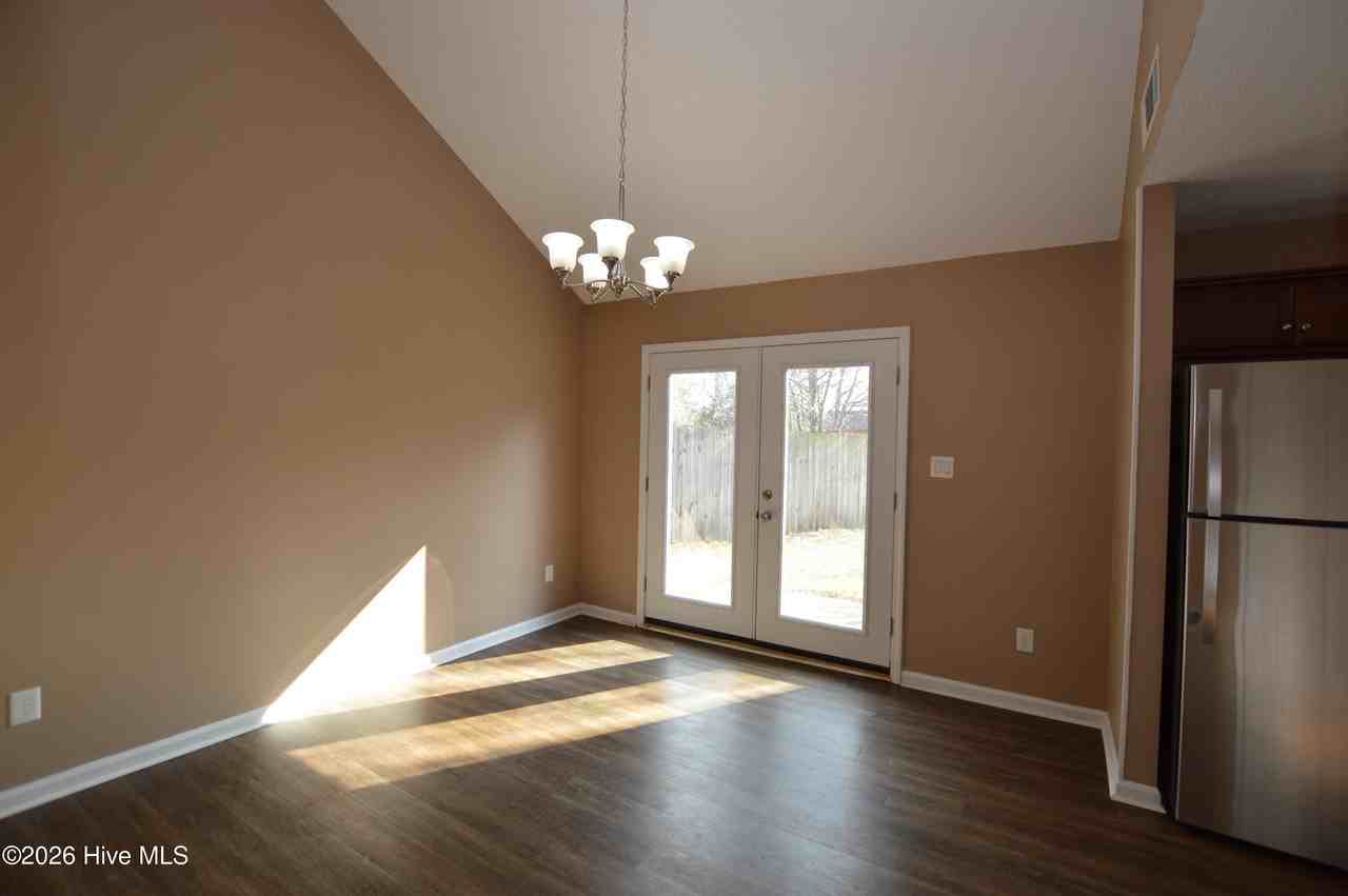 107 Honey Tree Ct - Photo 4 of 24