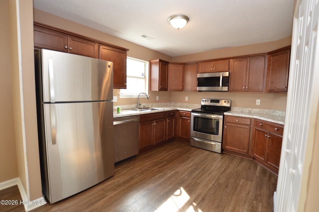 107 Honey Tree Ct - Photo 6 of 24