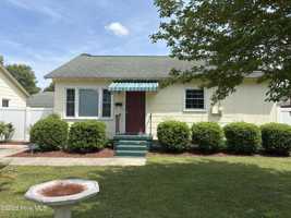 featured image of 414 8th St