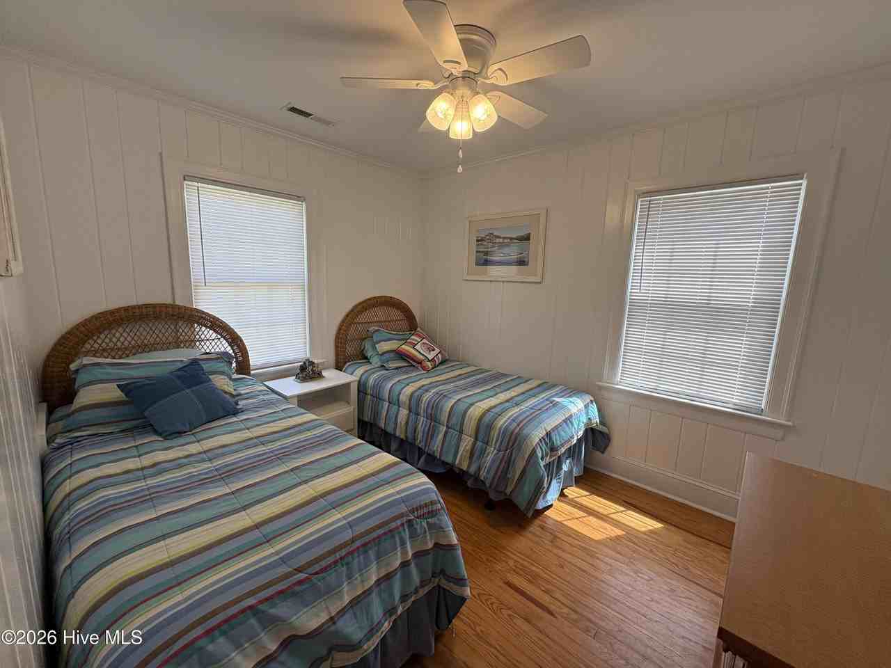 414 8th St - Photo 5 of 7