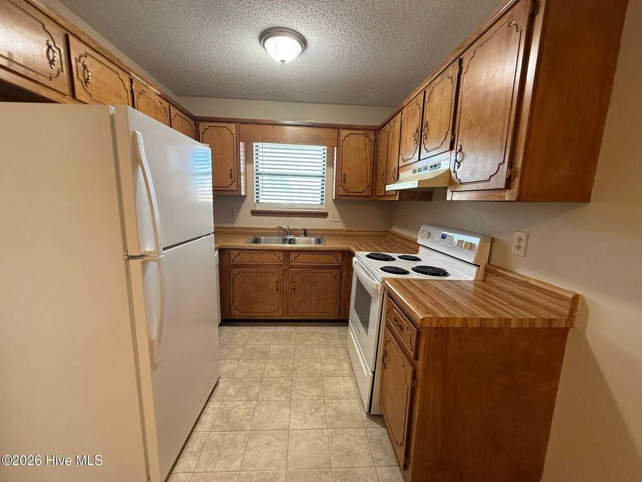 102 Pete Jones Dr #B - Photo 3 of 8