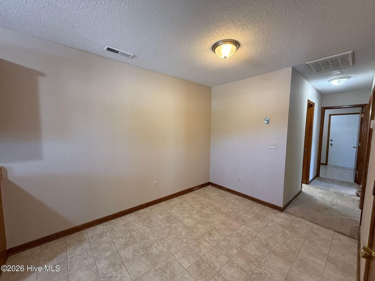 102 Pete Jones Dr #B - Photo 4 of 8