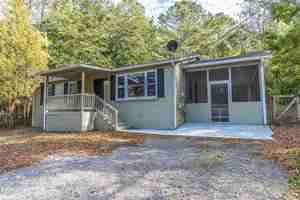 featured image of 885 S Stephens St