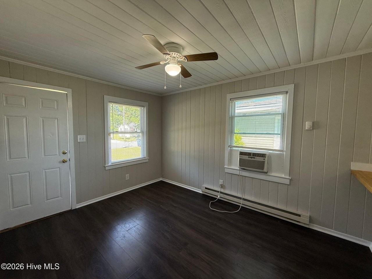 218 Richlands Ave #1 - Photo 3 of 9