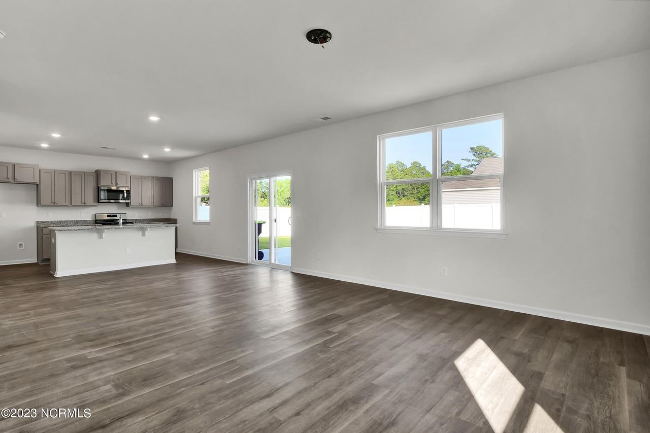 9098 St George Rd - Photo 6 of 30