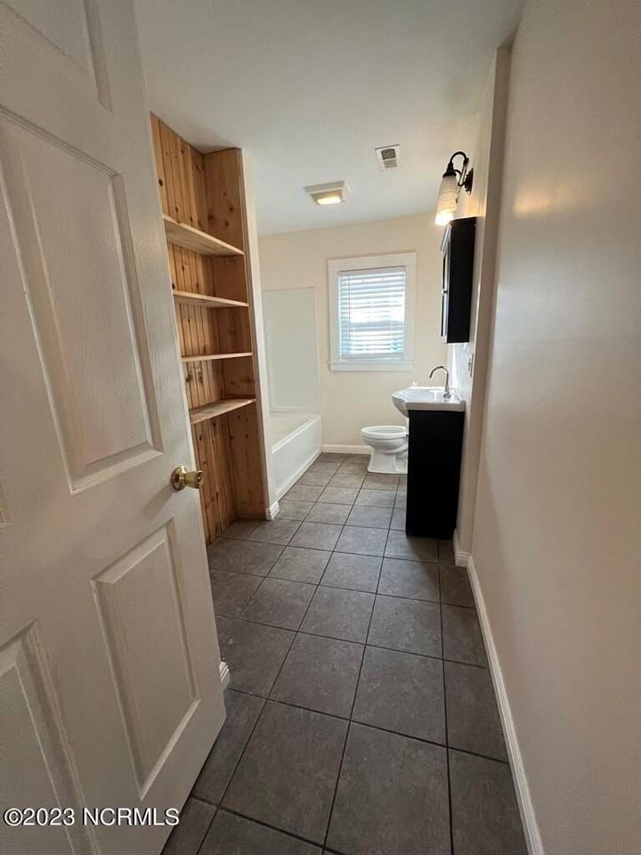 411 S 16th St - Photo 4 of 15