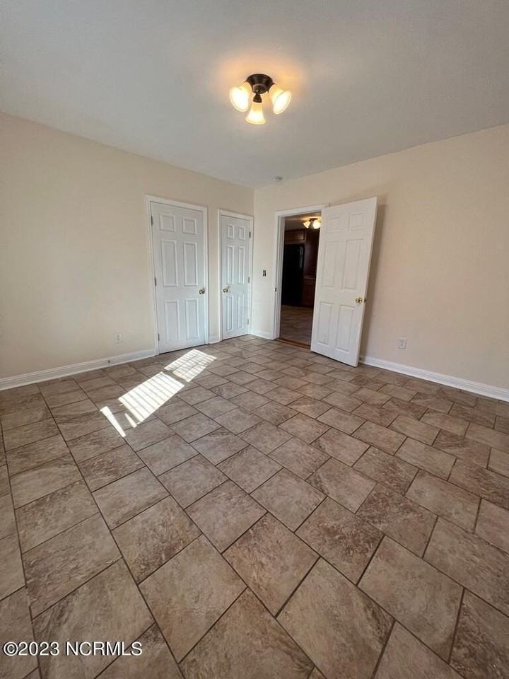 411 S 16th St - Photo 6 of 15
