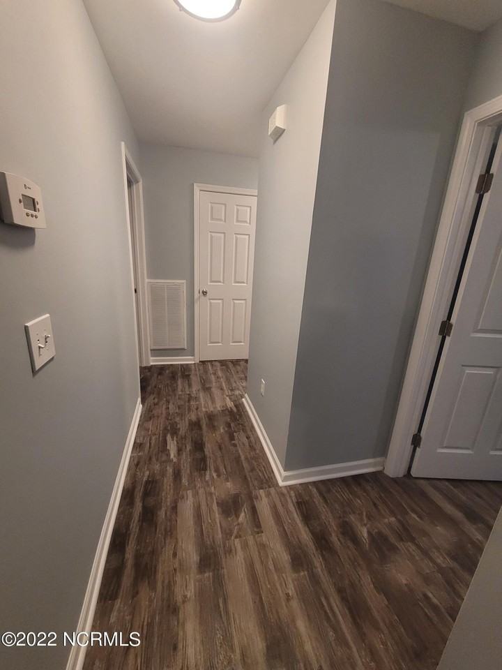 5132 Greenville Loop Rd #B - Photo 5 of 17