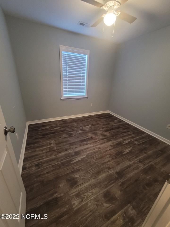 5132 Greenville Loop Rd #B - Photo 6 of 17