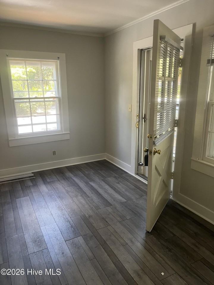 310 N Bennett St #3 - Photo 3 of 13