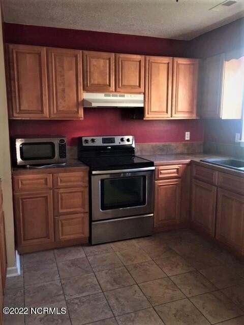 1062 Birchwood Ln - Photo 4 of 16