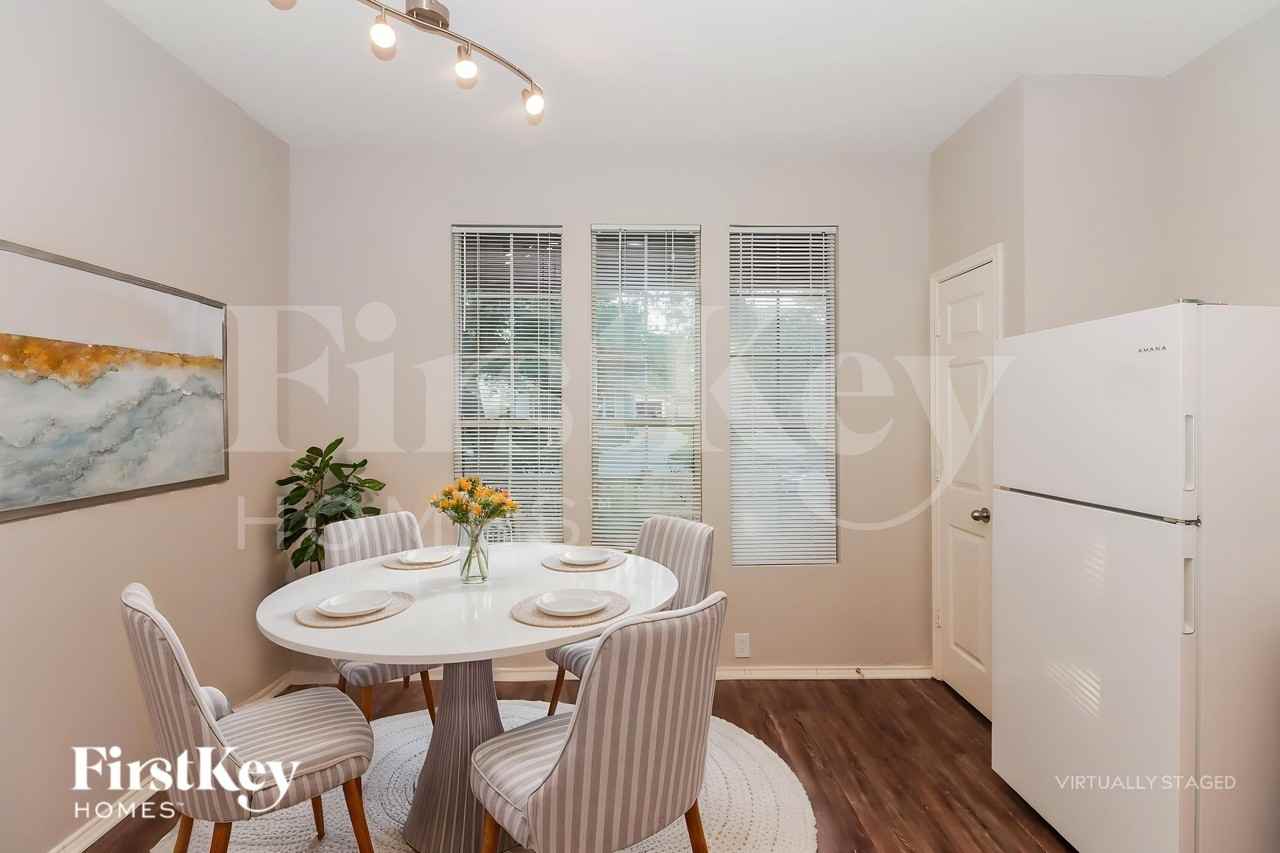 6210 Scotchwood Dr - Photo 7 of 18