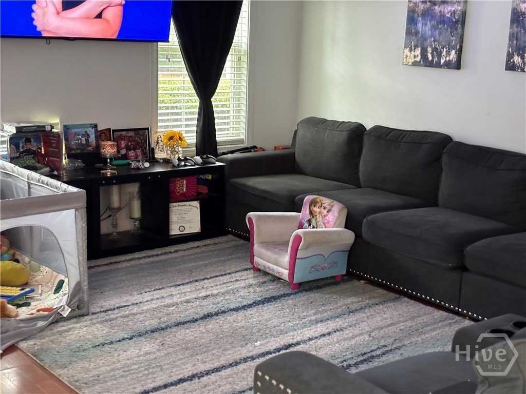 751 W Vincent Dr - Photo 3 of 5