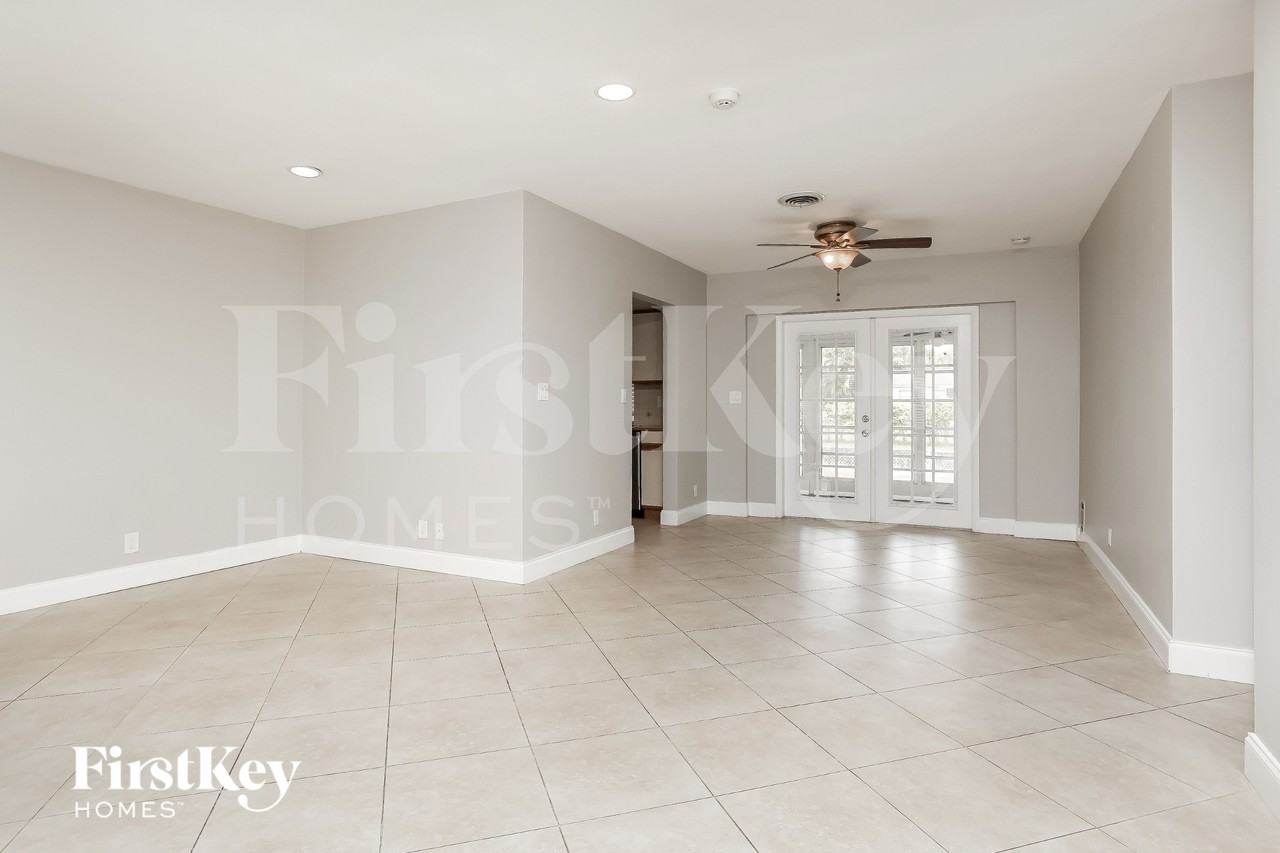 6119 Nw 18th Ct - Photo 5 of 16
