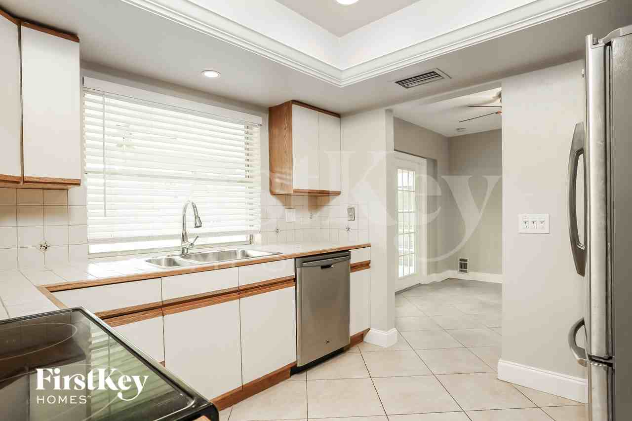 6119 Nw 18th Ct - Photo 7 of 16