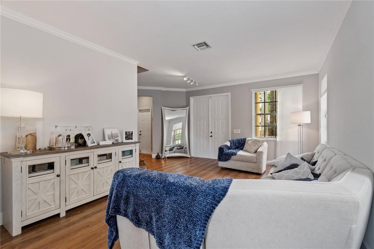 1095 Chenille Cir - Photo 5 of 8