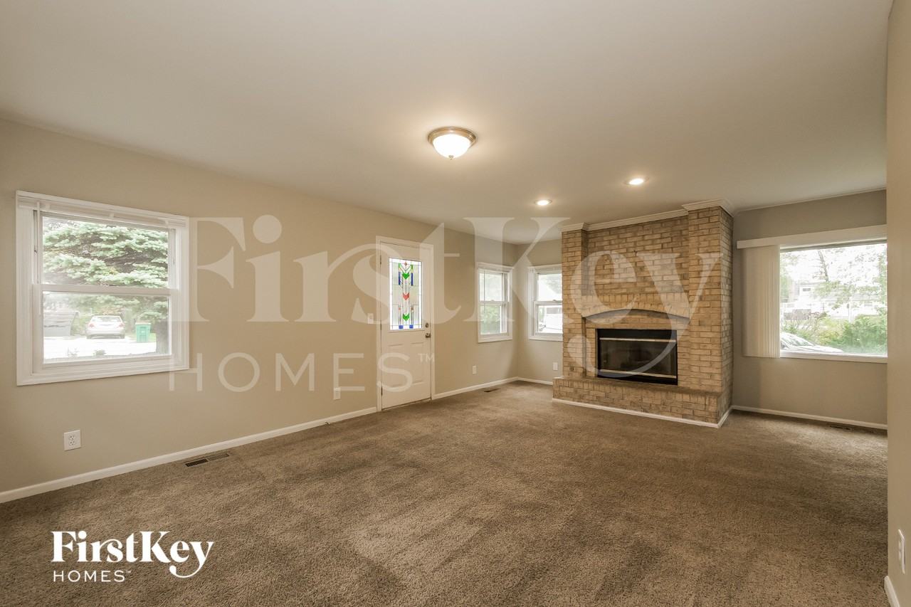 611 Oakwood Dr - Photo 6 of 16