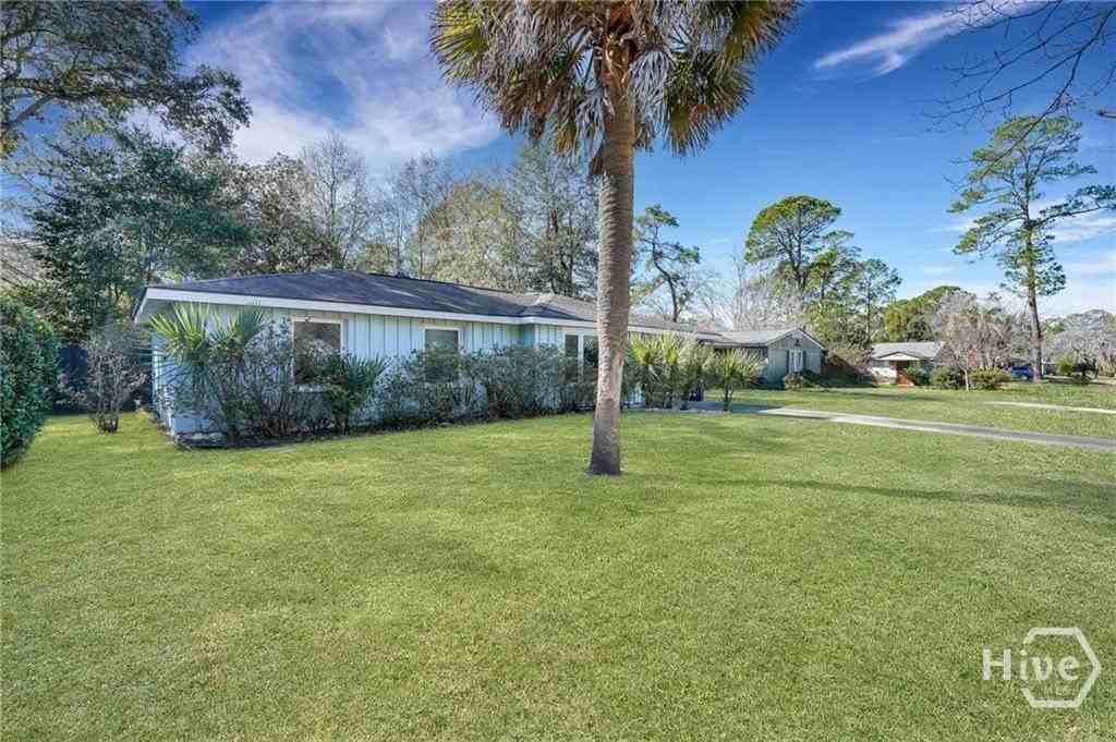 2337 Shirley Dr - Photo 4 of 49